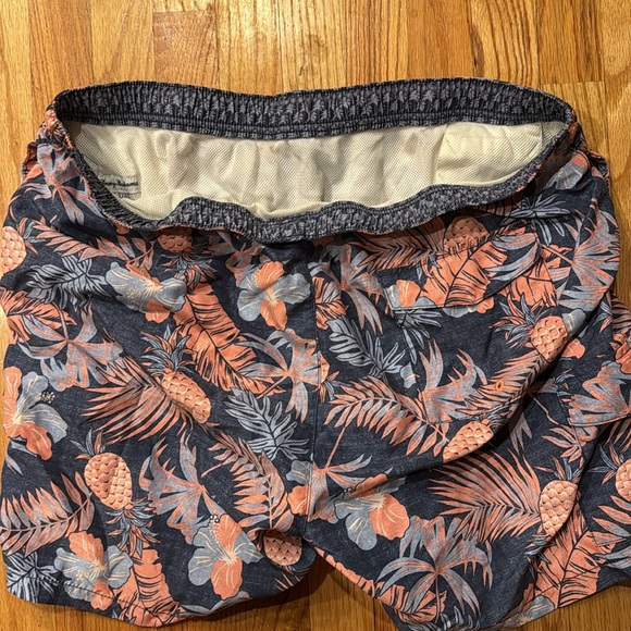 Tommy Bahama Swim Trunks - Picture 7 of 9